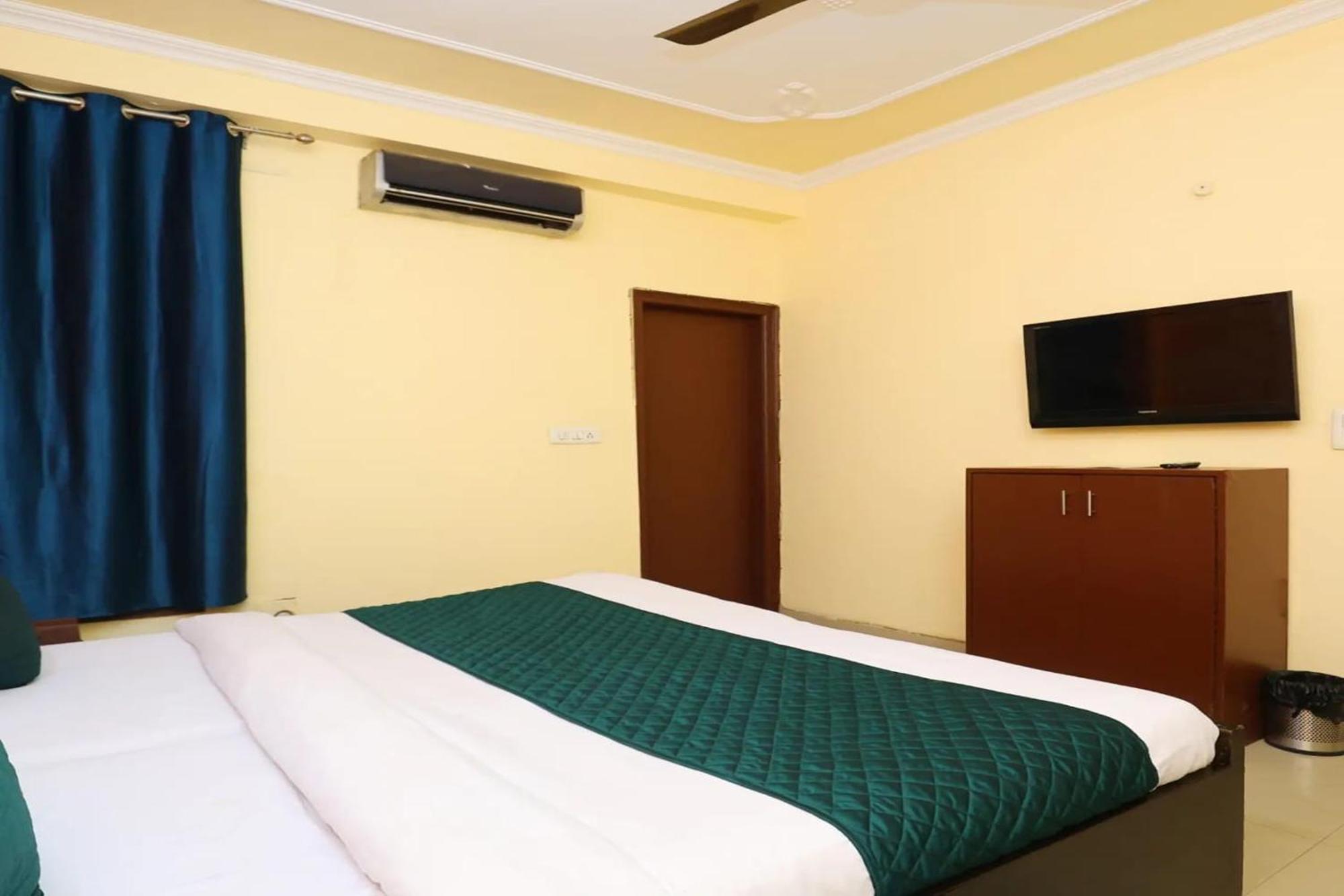 Sunlight Hotel New Delhi